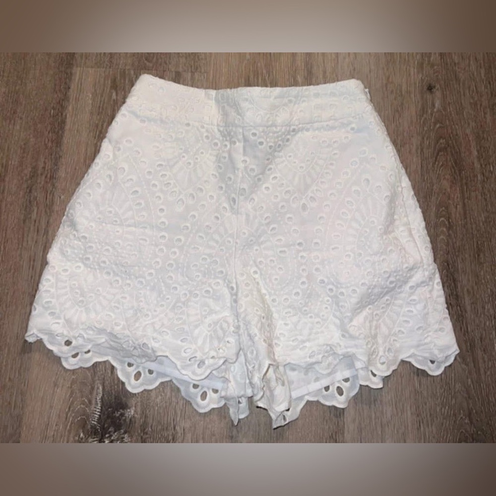 Lace Detail white shorts XS